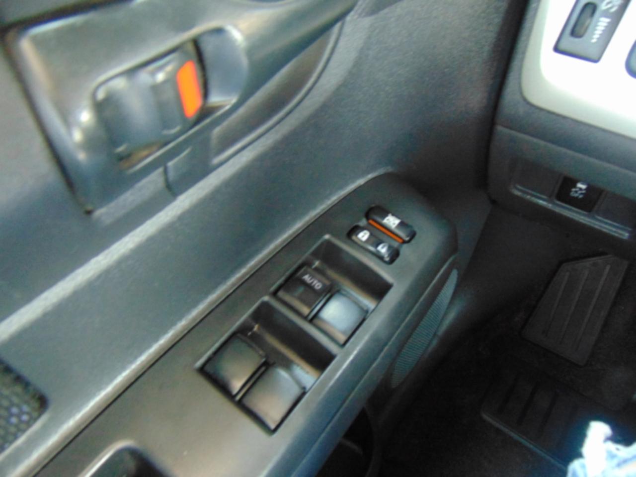 Scion xB 5-Door Wagon 4-Spd AT 2010