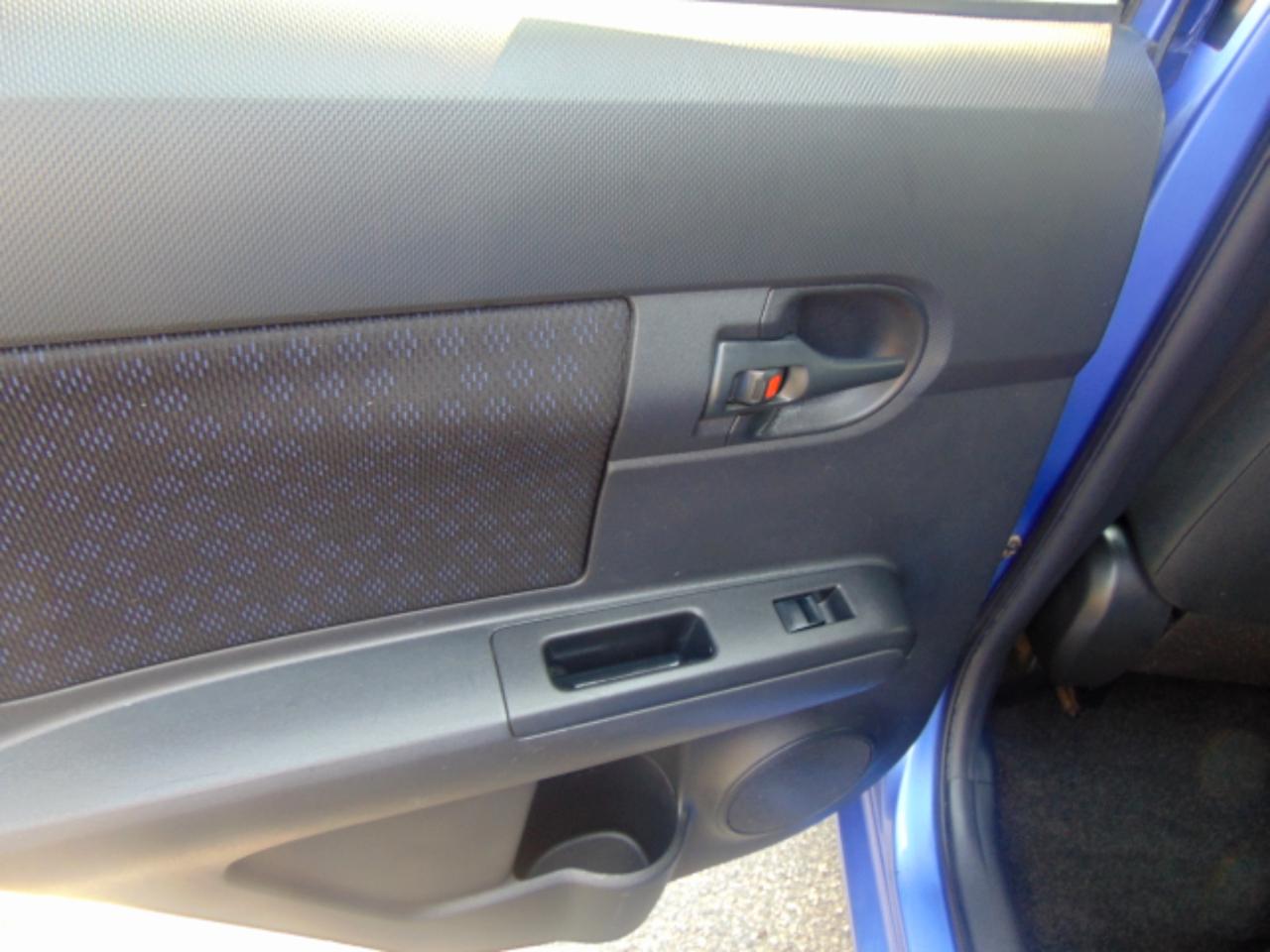 Scion xB 5-Door Wagon 4-Spd AT 2010