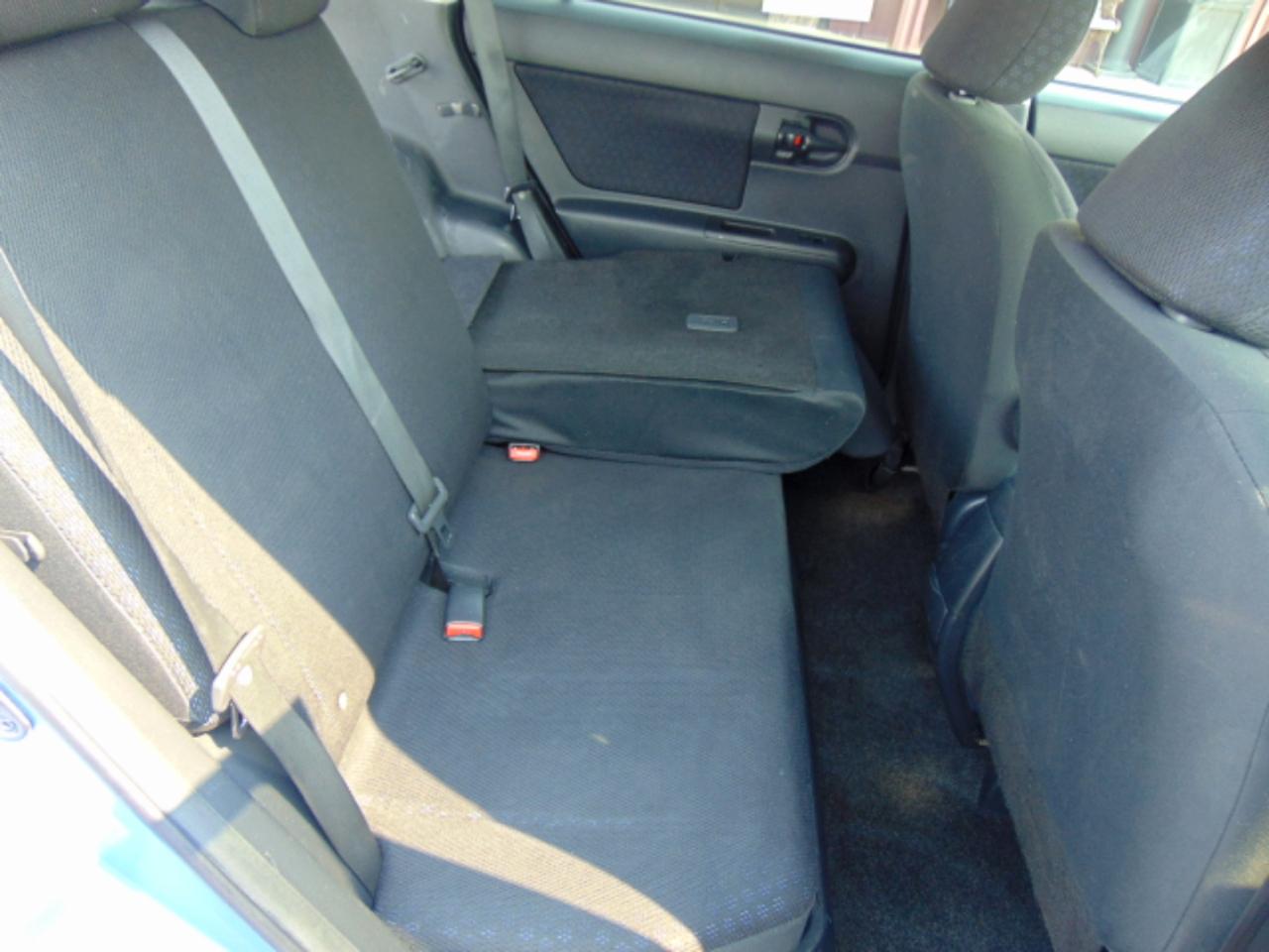 Scion xB 5-Door Wagon 4-Spd AT 2010