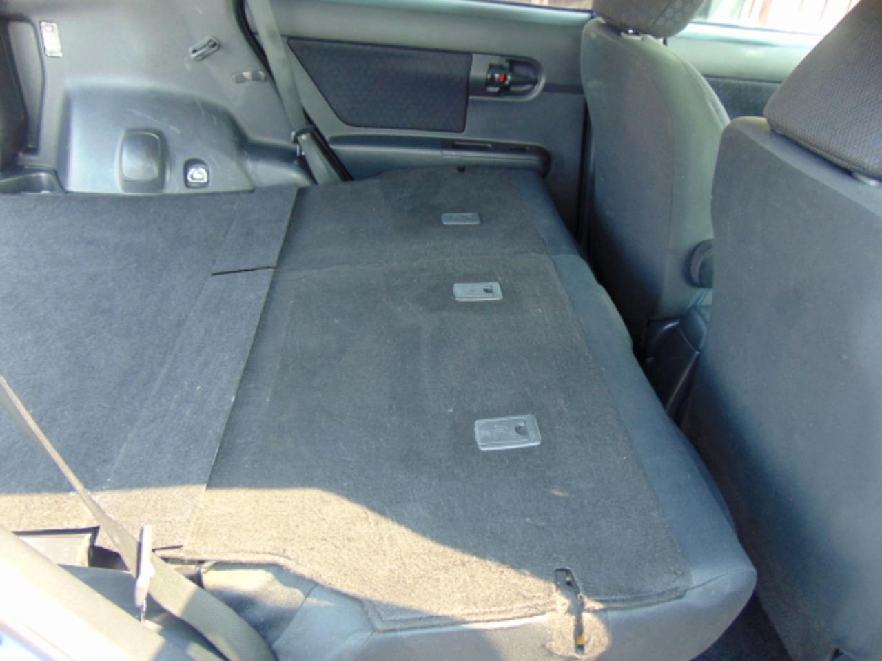Scion xB 5-Door Wagon 4-Spd AT 2010