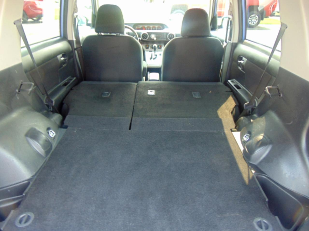 Scion xB 5-Door Wagon 4-Spd AT 2010