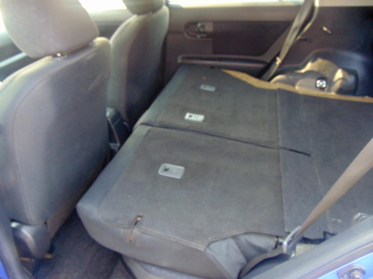 Scion xB 5-Door Wagon 4-Spd AT 2010