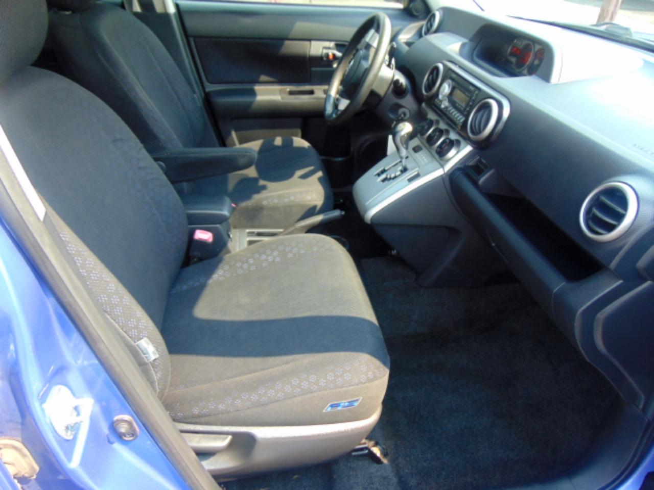 Scion xB 5-Door Wagon 4-Spd AT 2010