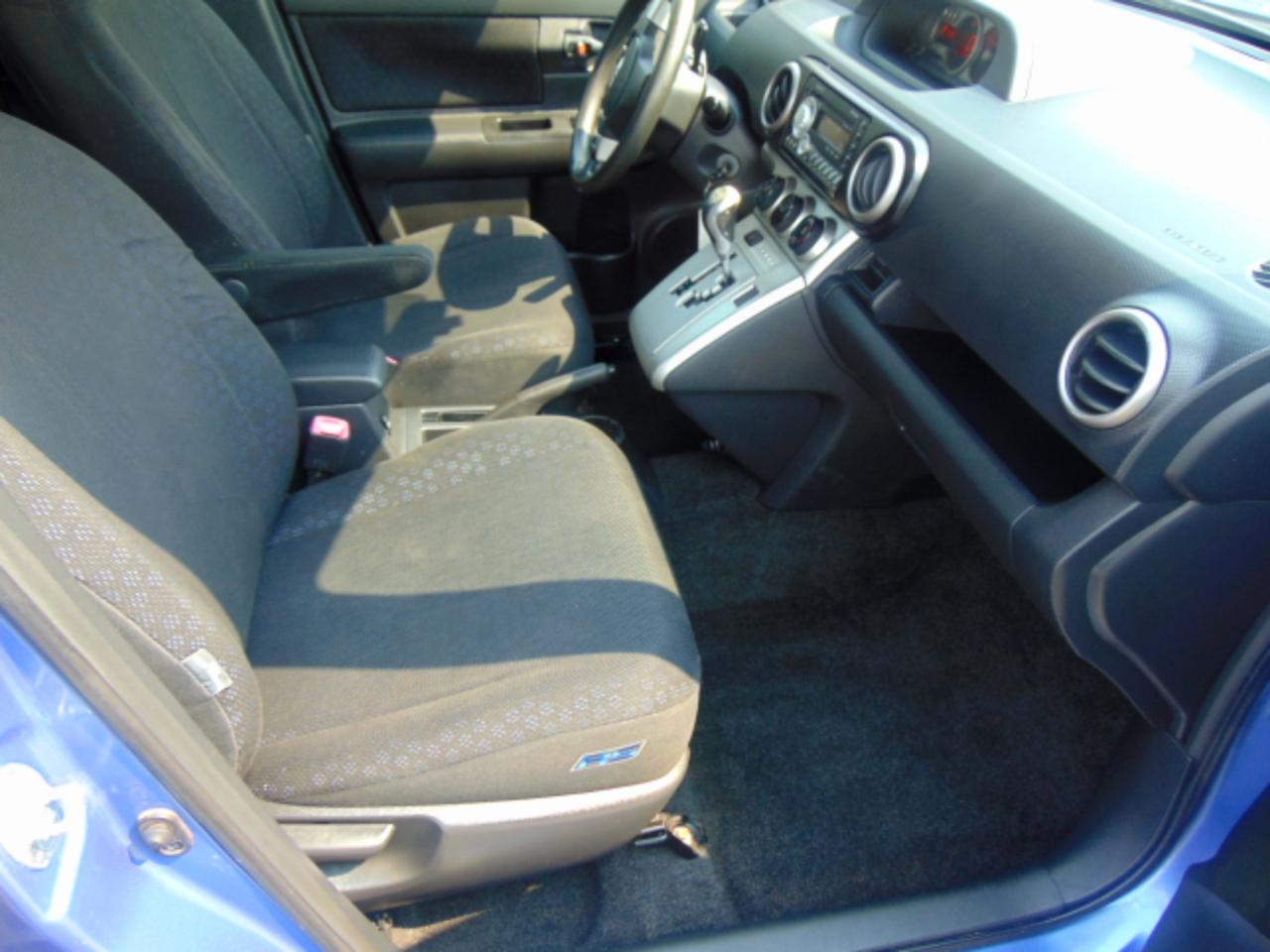 Scion xB 5-Door Wagon 4-Spd AT 2010