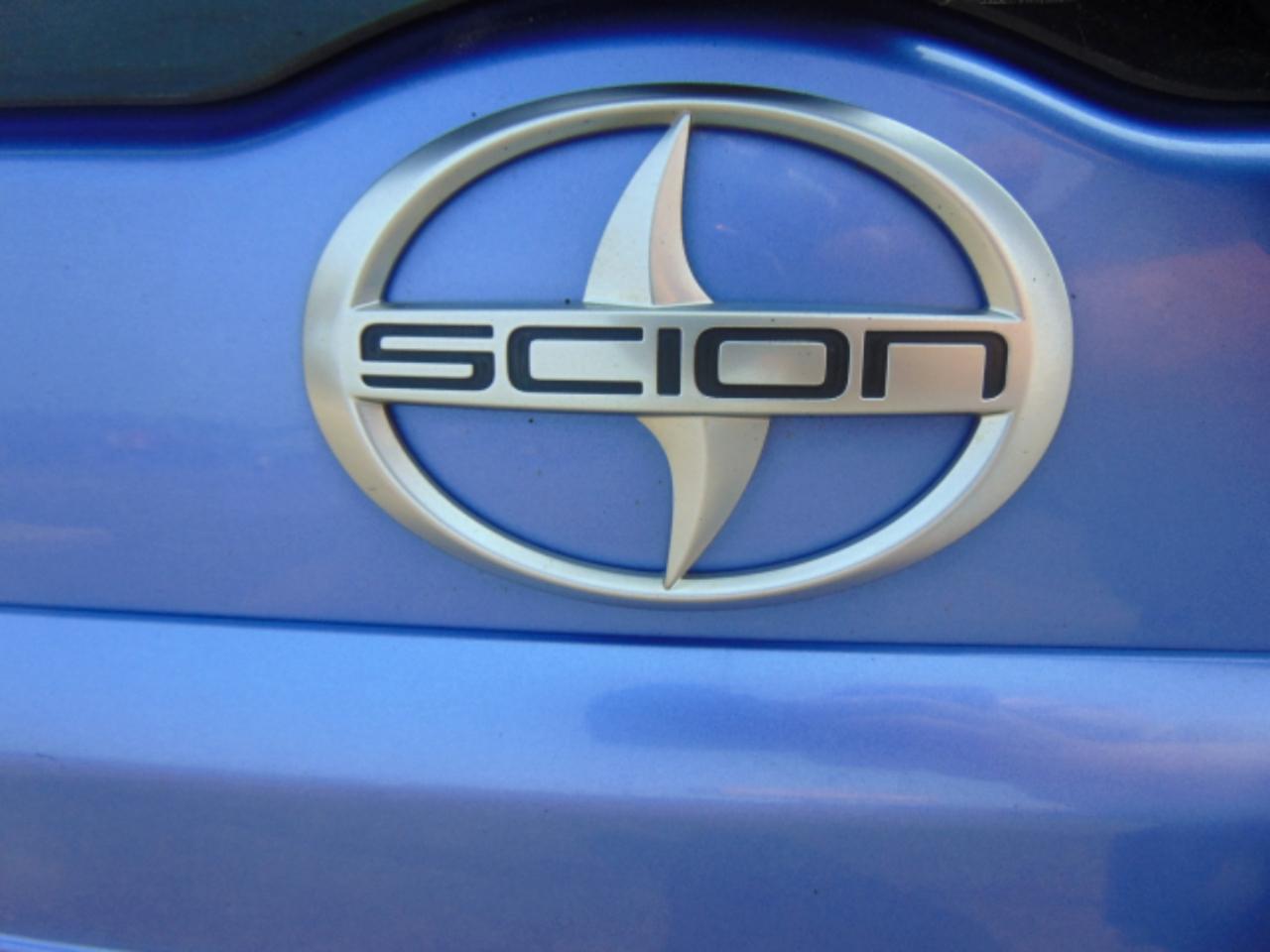 Scion xB 5-Door Wagon 4-Spd AT 2010