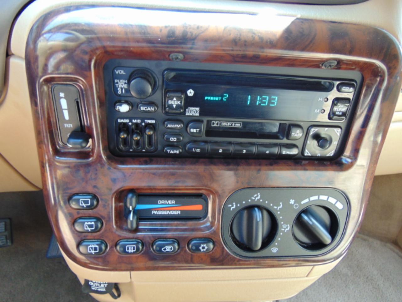 Chrysler Town & Country LXI 1998