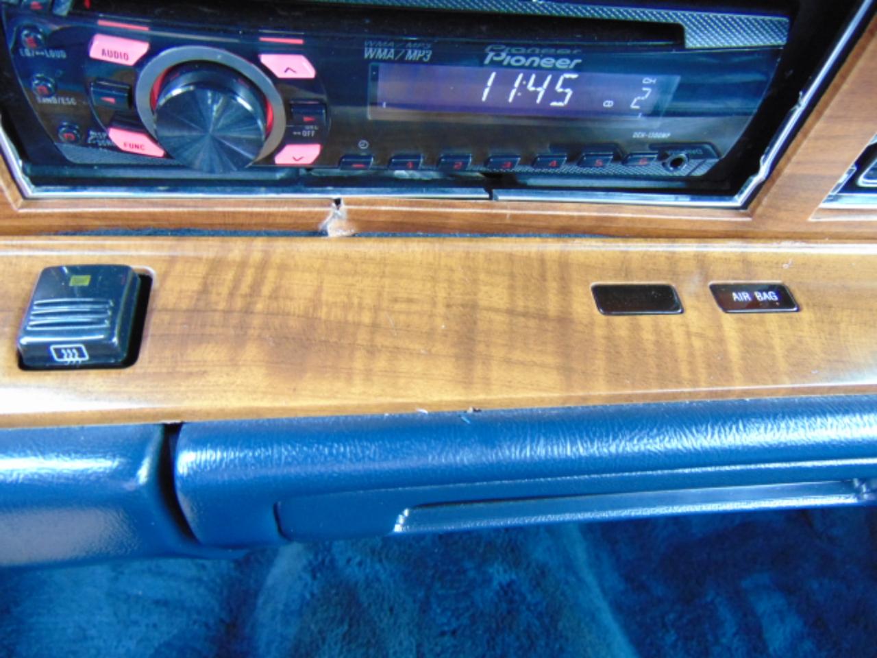 Lincoln Continental Base 1990