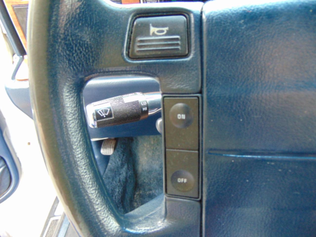 Lincoln Continental Base 1990