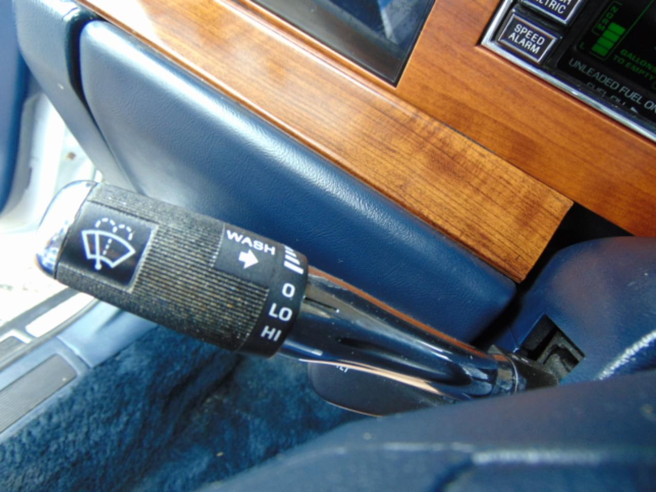 Lincoln Continental Base 1990
