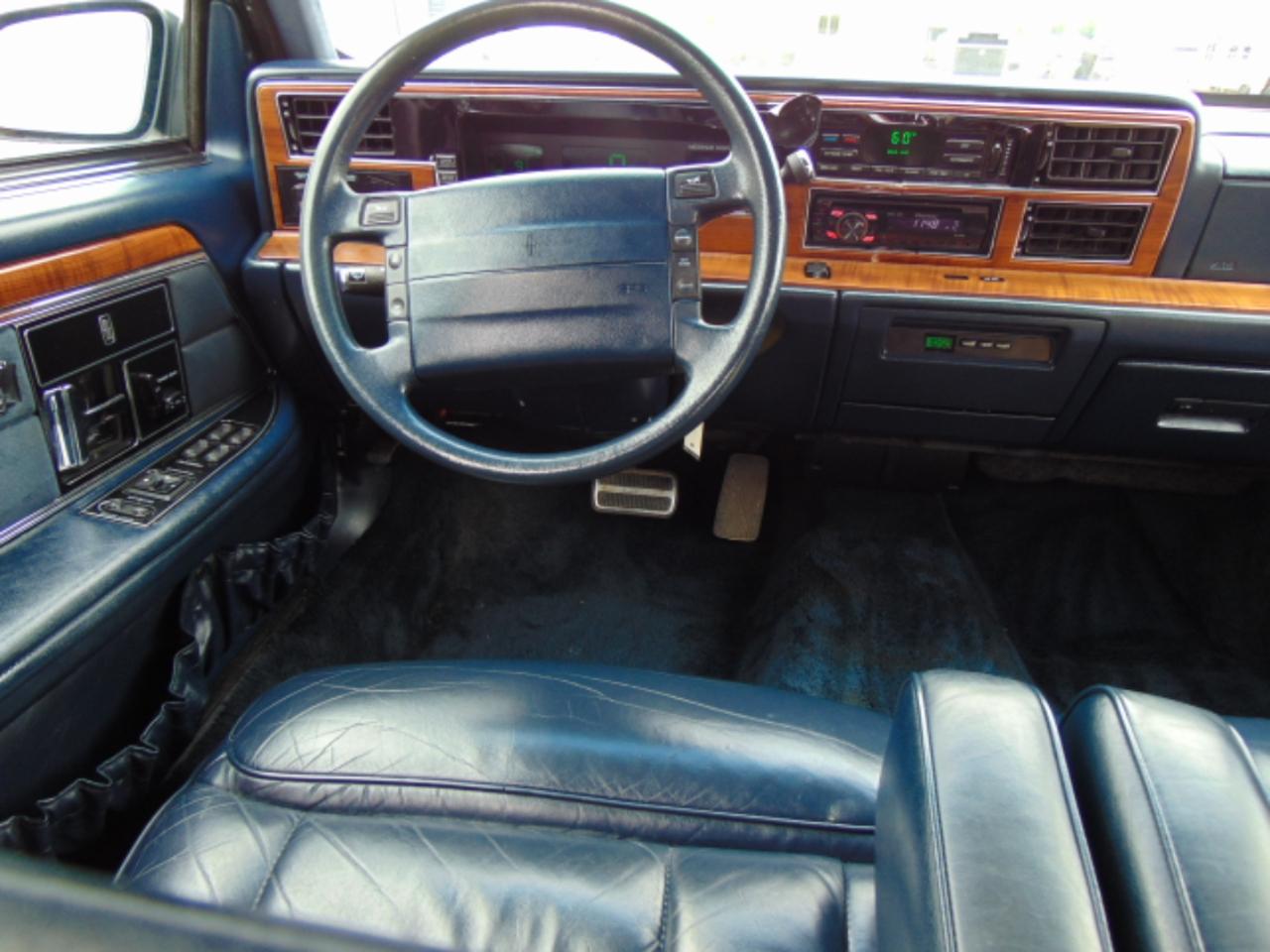 Lincoln Continental Base 1990