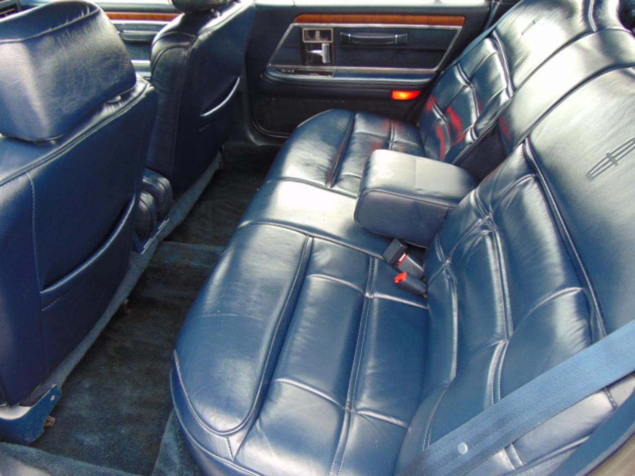 Lincoln Continental Base 1990