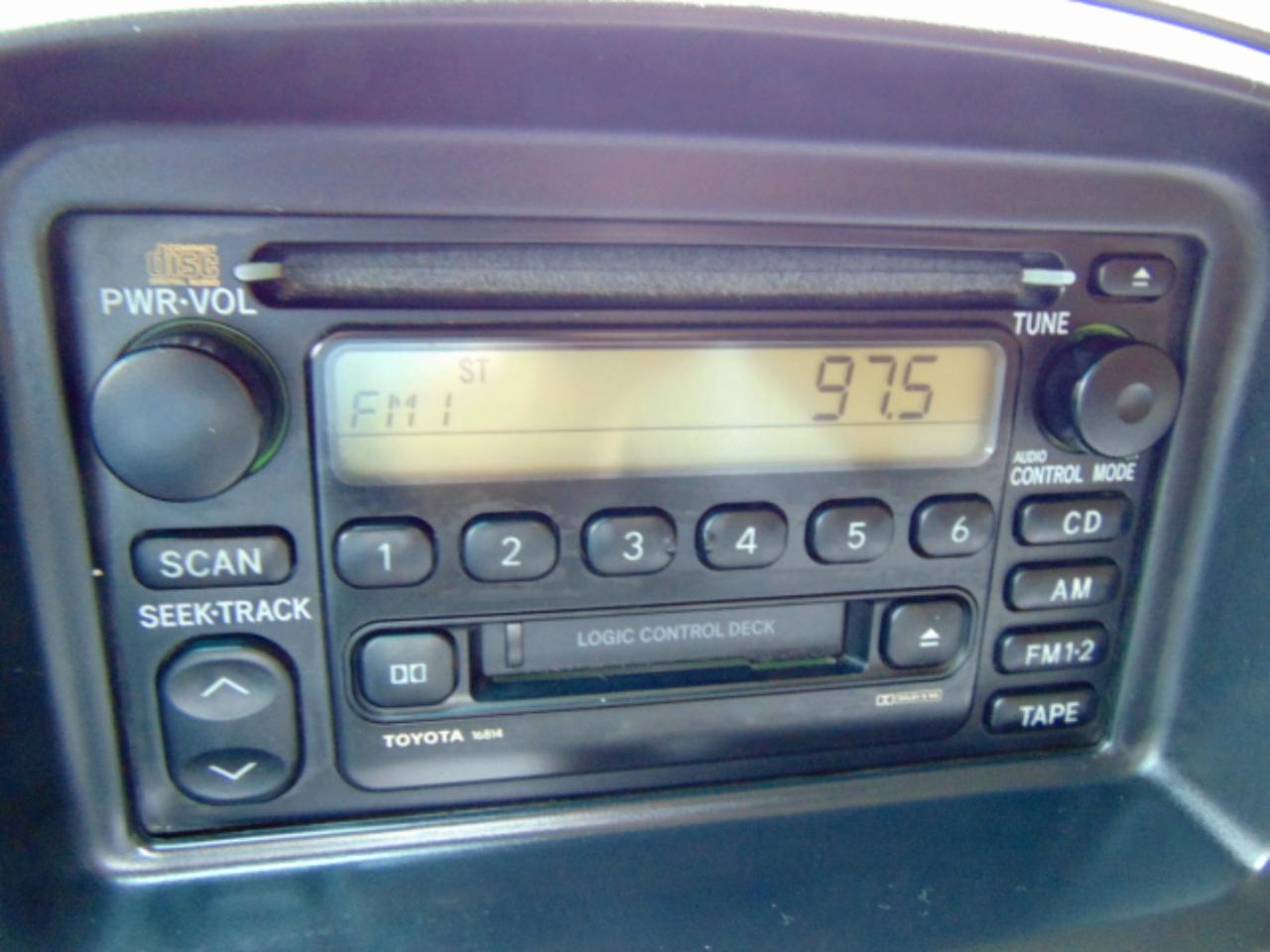 Toyota Tundra SR5 V8 4WD 2002