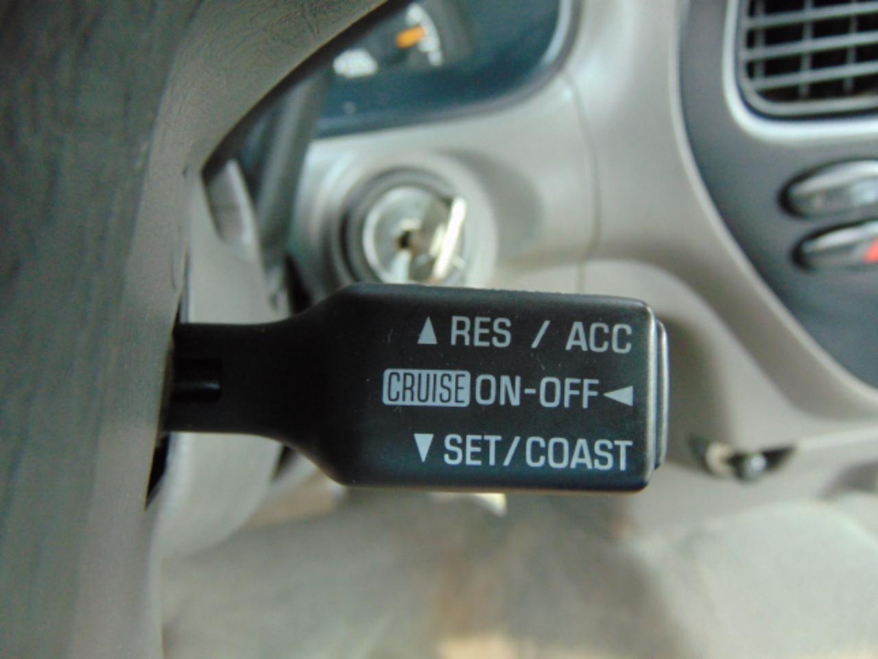 Toyota Tundra SR5 V8 4WD 2002