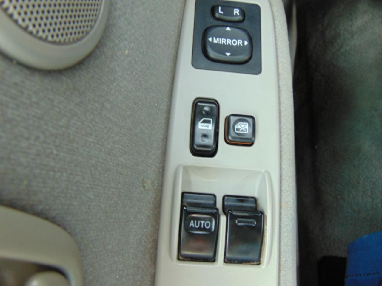 Toyota Tundra SR5 V8 4WD 2002