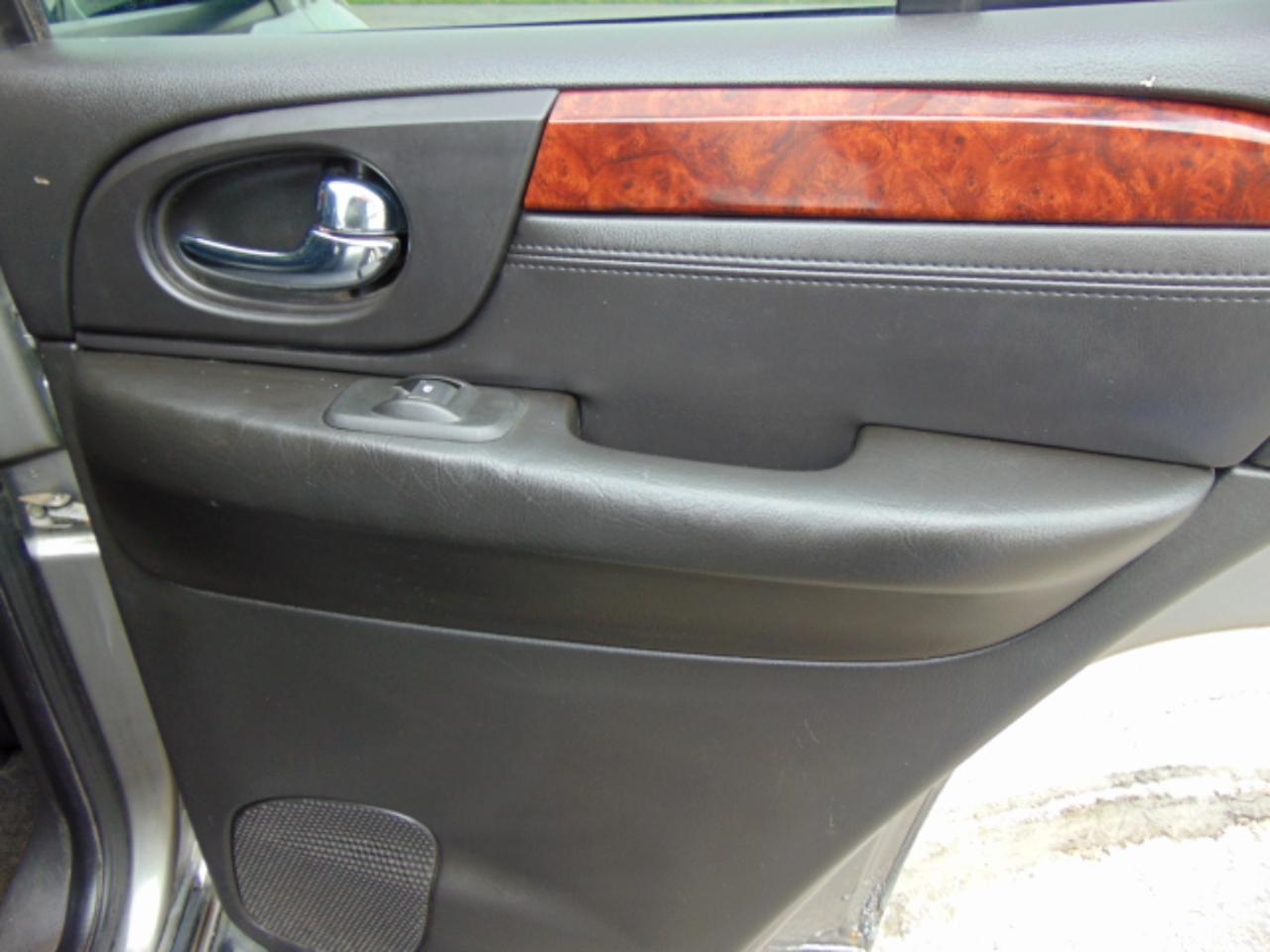 GMC Envoy SLE-1 4WD 2007