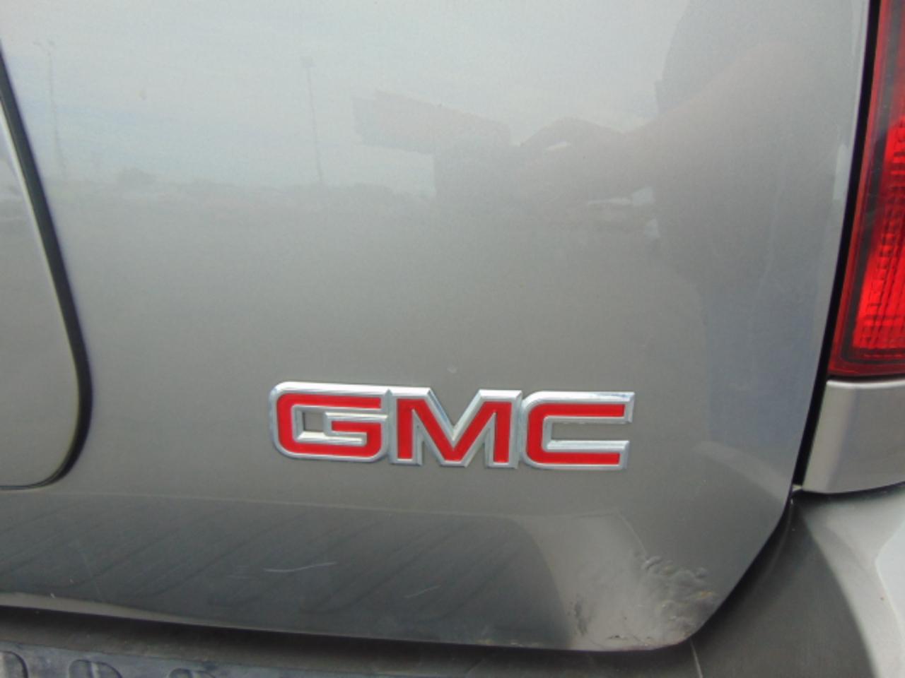 GMC Envoy SLE-1 4WD 2007