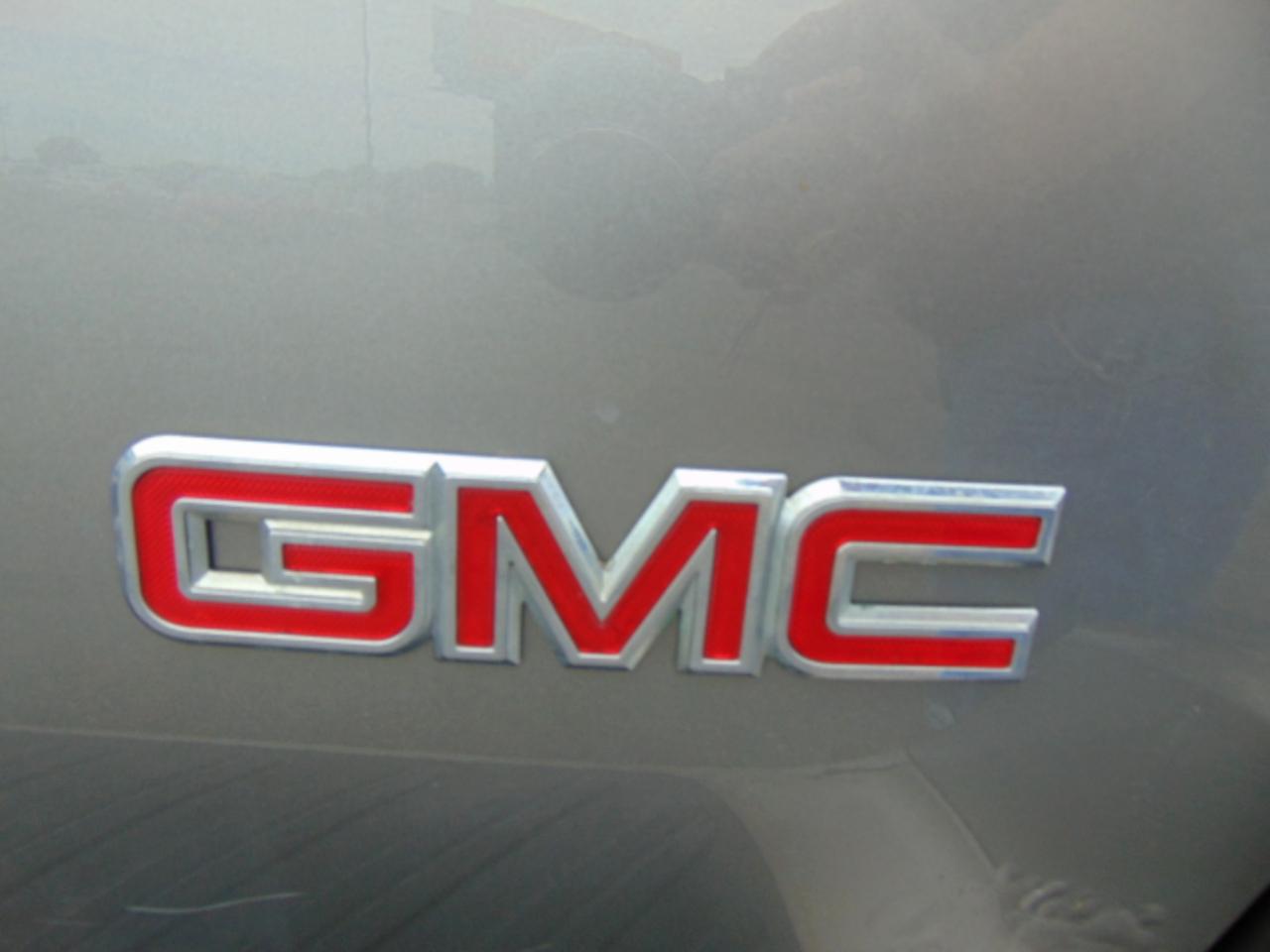 GMC Envoy SLE-1 4WD 2007