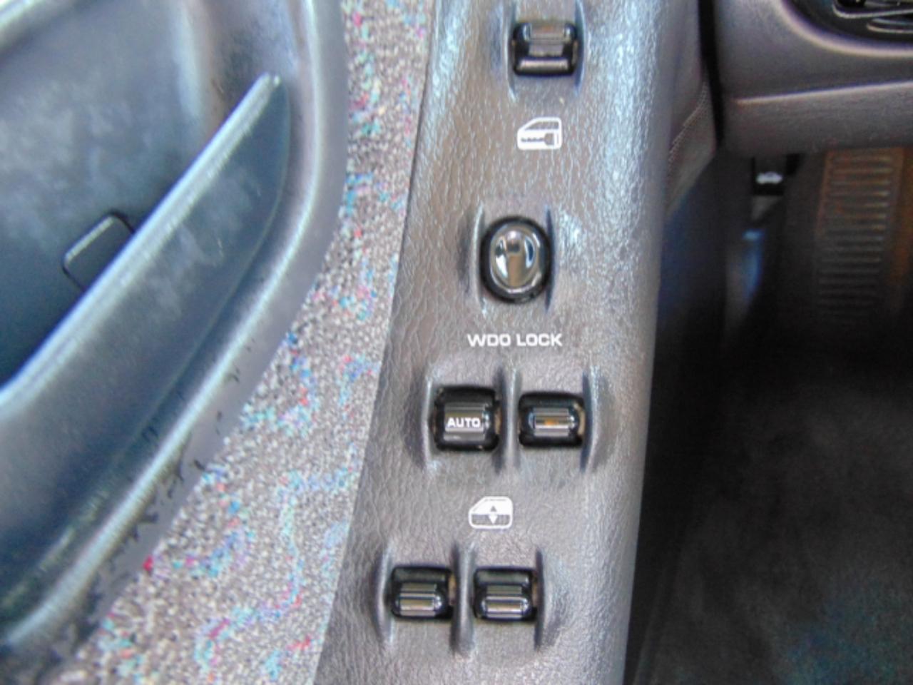 Dodge Stratus Base 1998