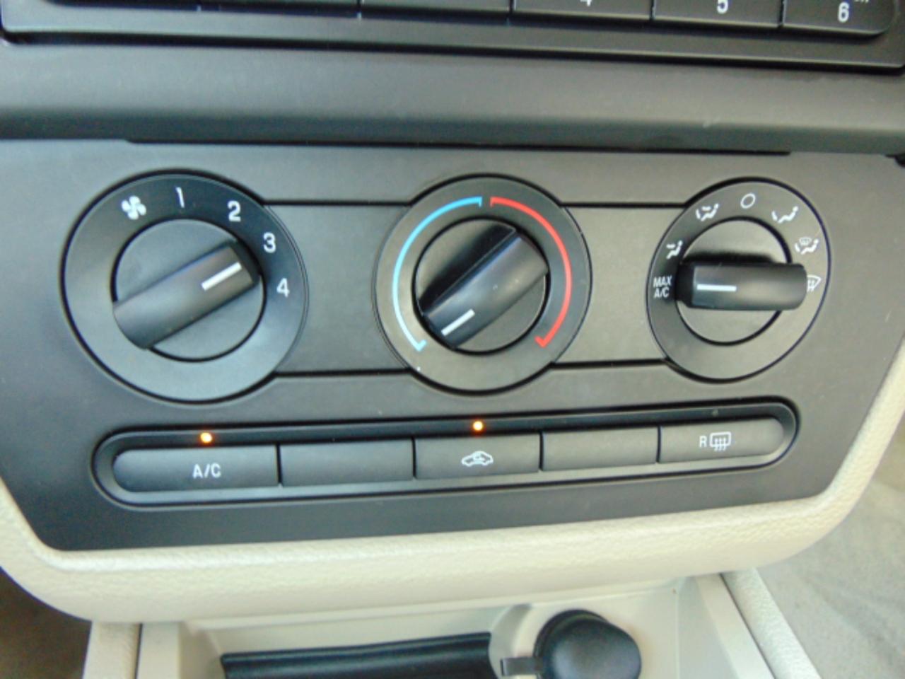 Ford Fusion I4 S 2009