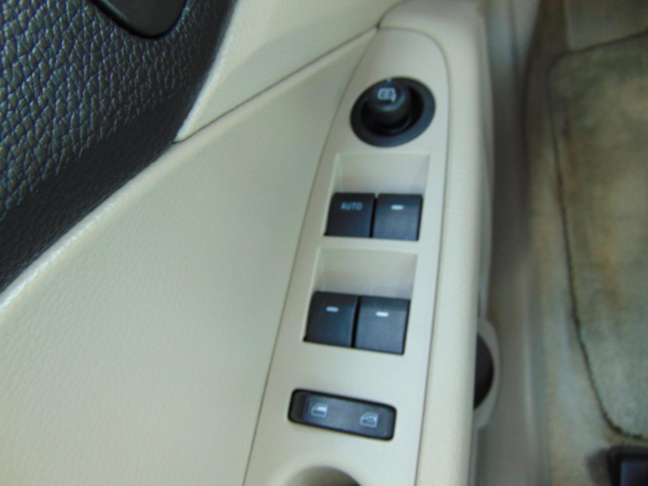 Ford Fusion I4 S 2009