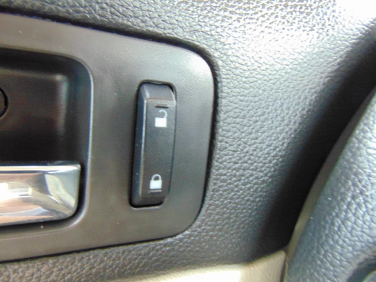 Ford Fusion I4 S 2009