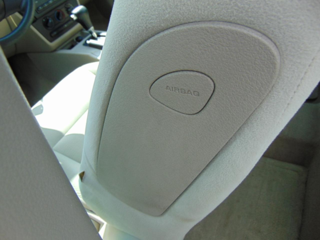 Ford Fusion I4 S 2009