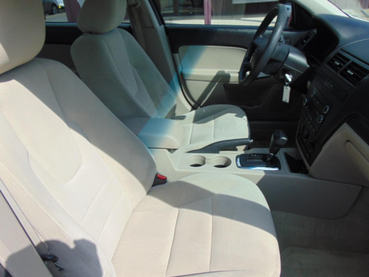 Ford Fusion I4 S 2009