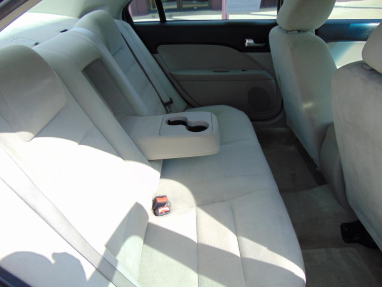 Ford Fusion I4 S 2009
