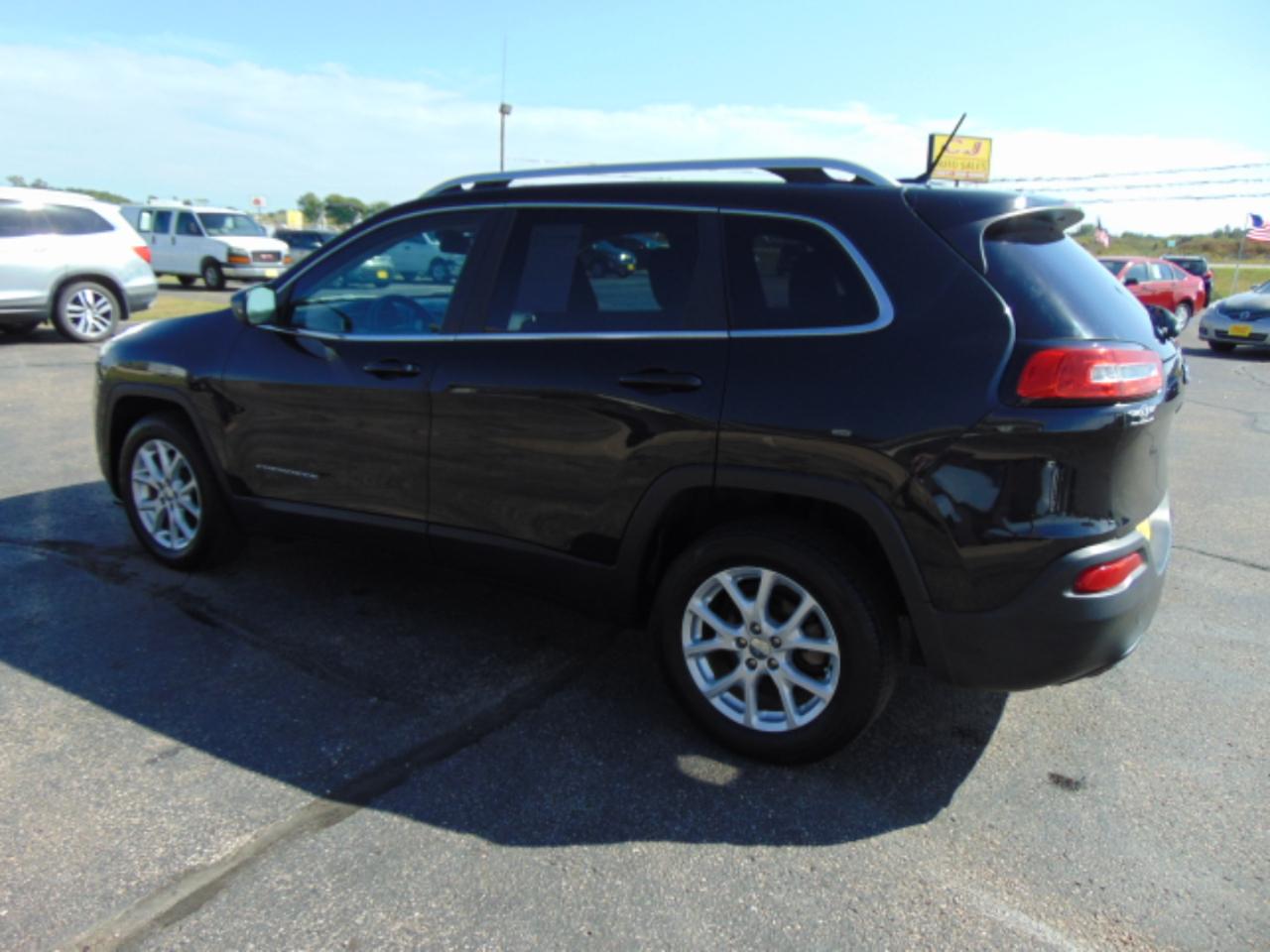 Jeep Cherokee Latitude FWD 2015