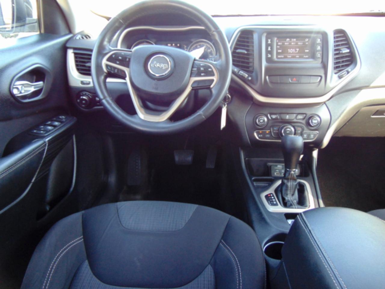 Jeep Cherokee Latitude FWD 2015