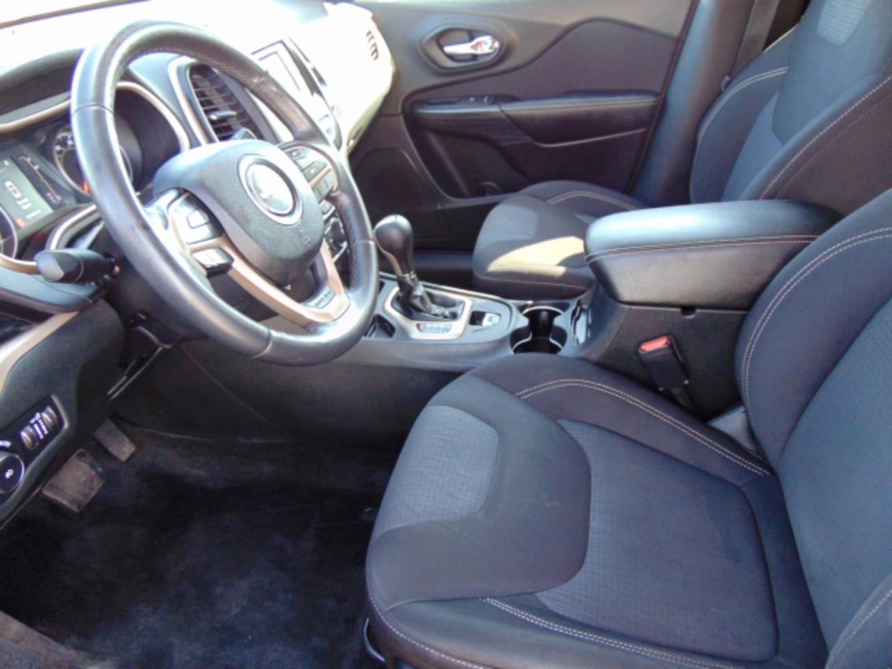 Jeep Cherokee Latitude FWD 2015