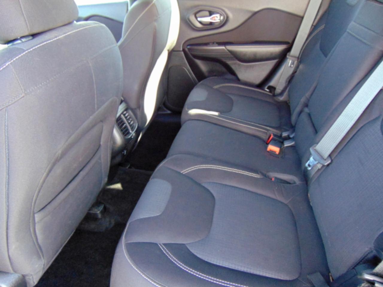 Jeep Cherokee Latitude FWD 2015