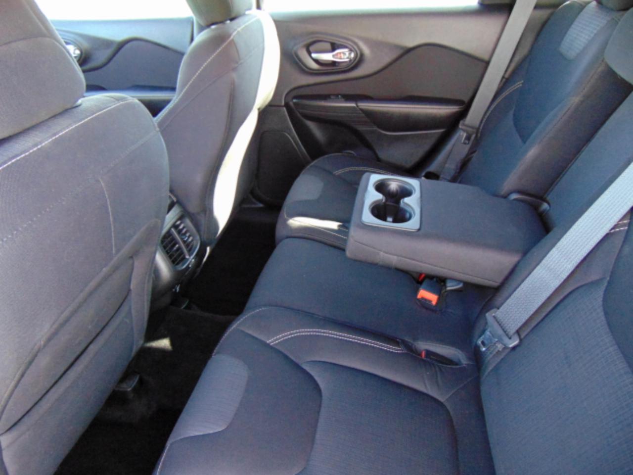 Jeep Cherokee Latitude FWD 2015