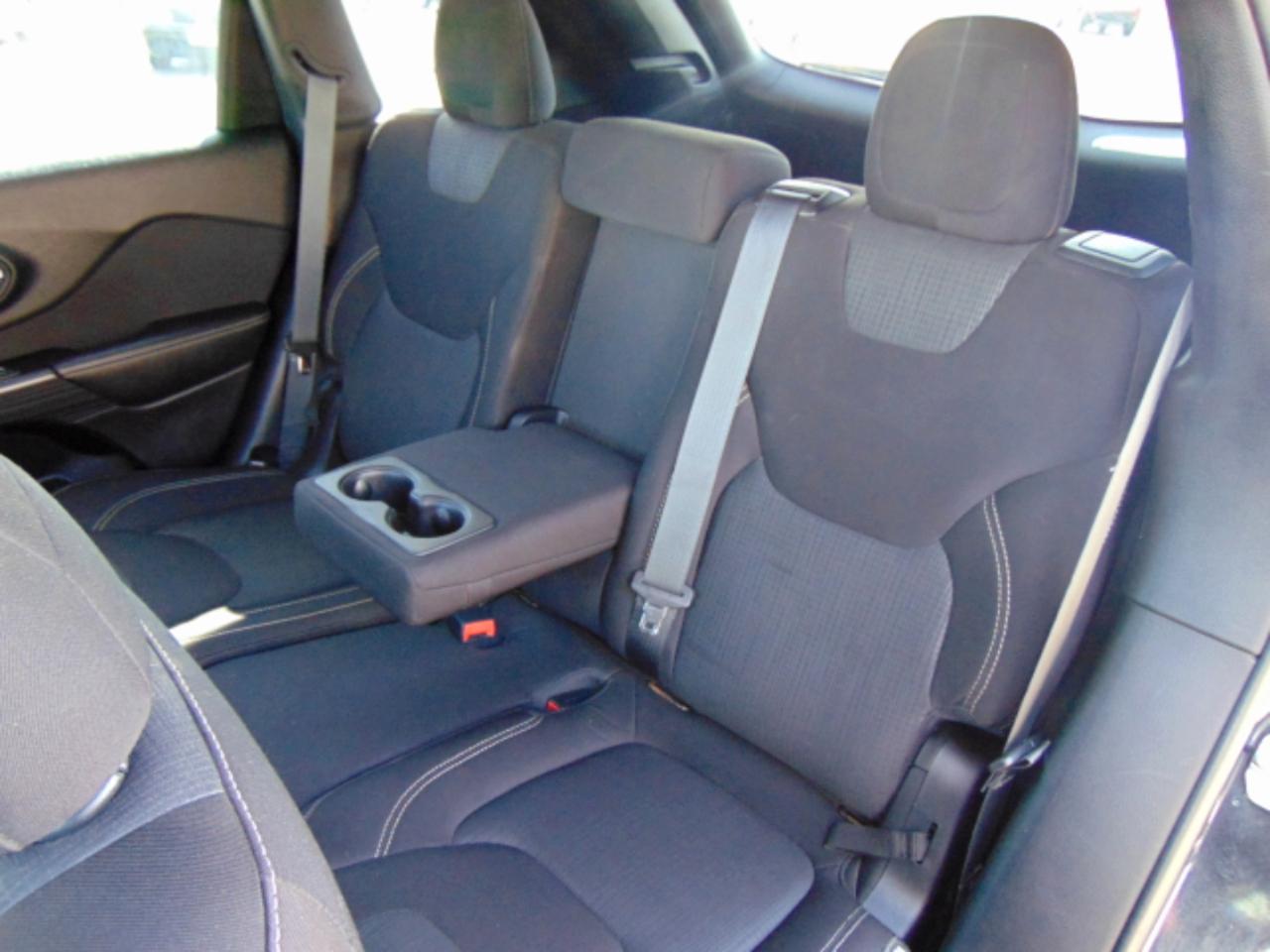 Jeep Cherokee Latitude FWD 2015