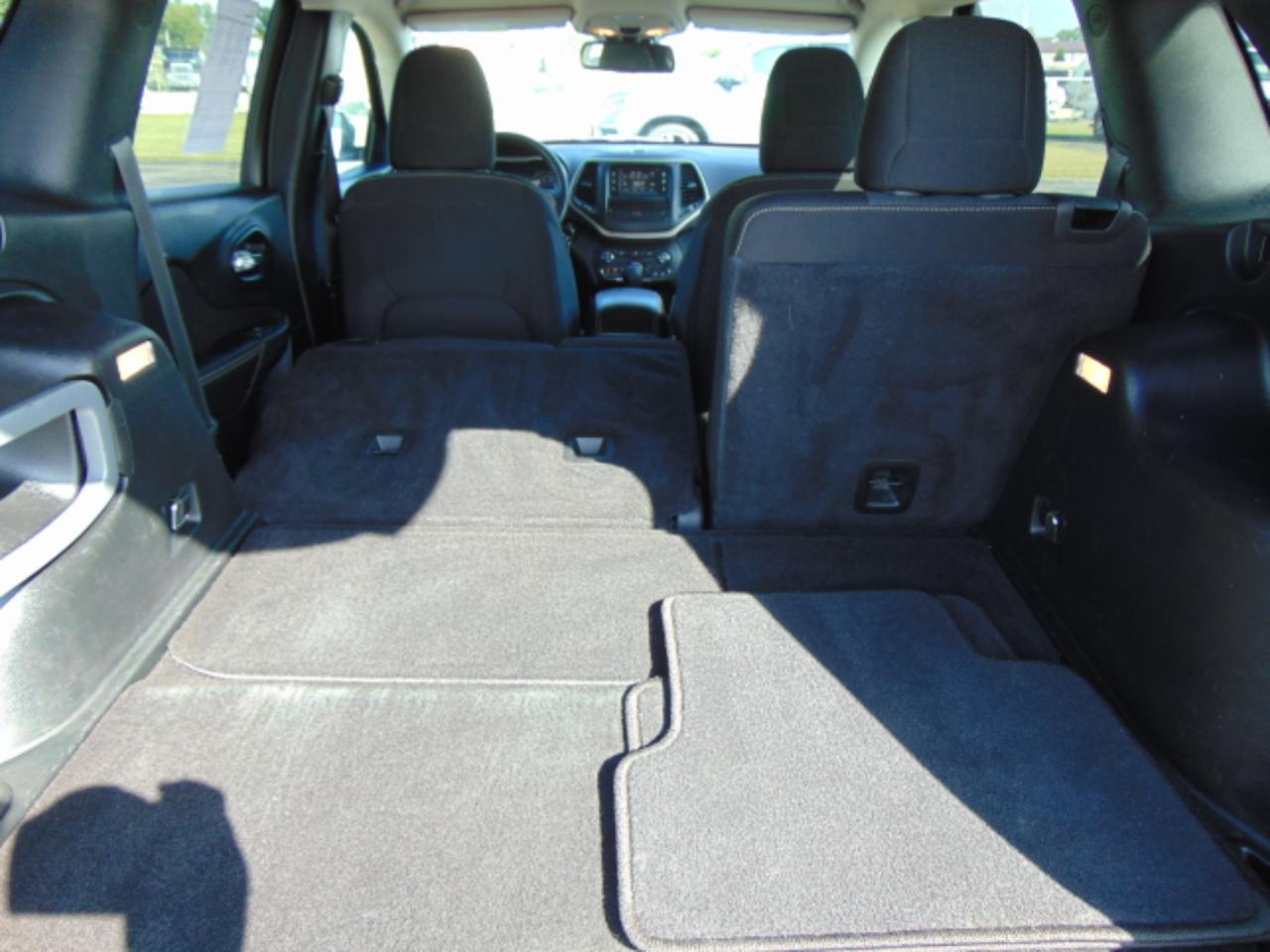 Jeep Cherokee Latitude FWD 2015