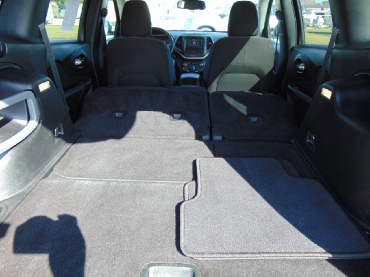 Jeep Cherokee Latitude FWD 2015