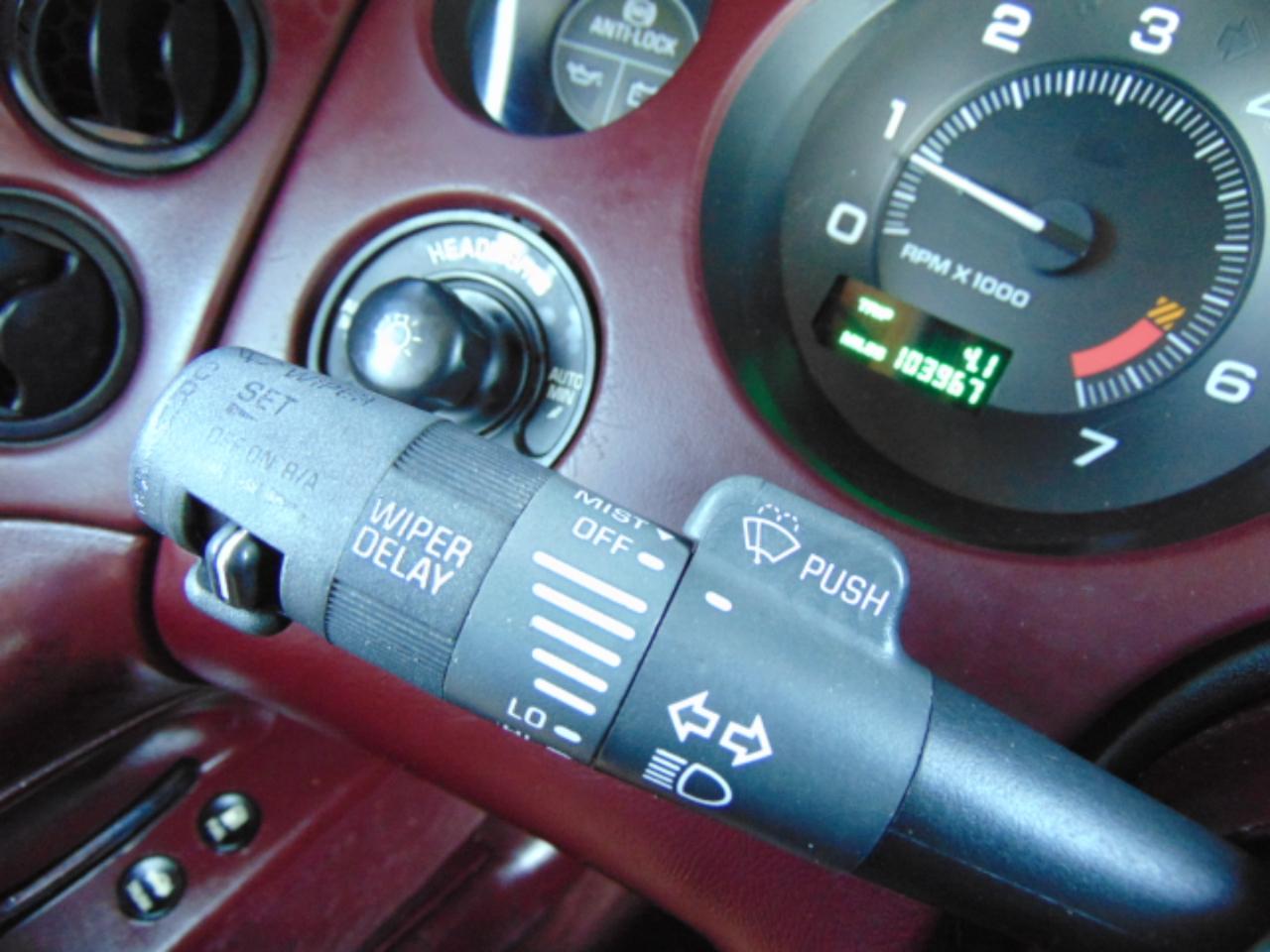 Buick Riviera Coupe 1996