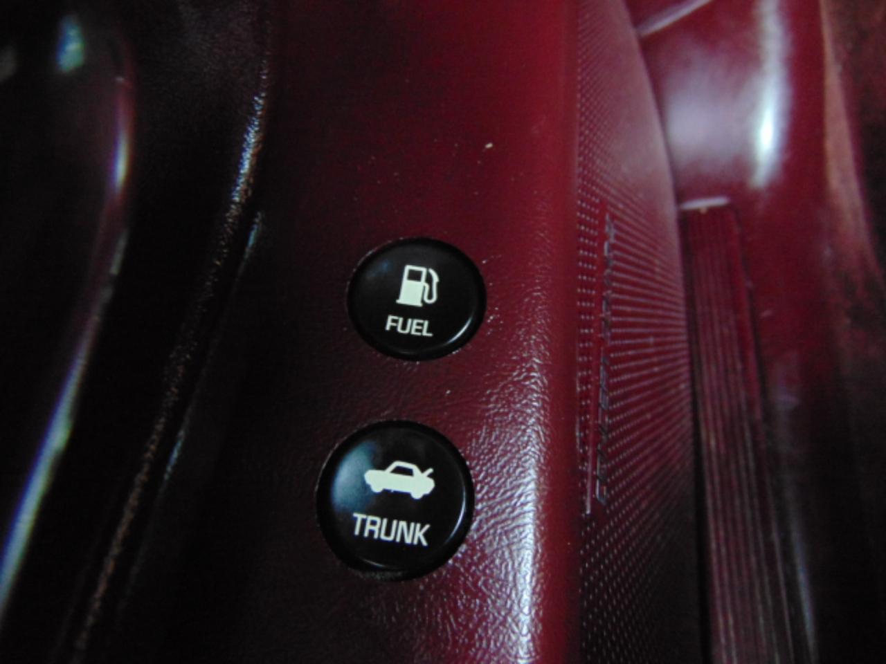 Buick Riviera Coupe 1996