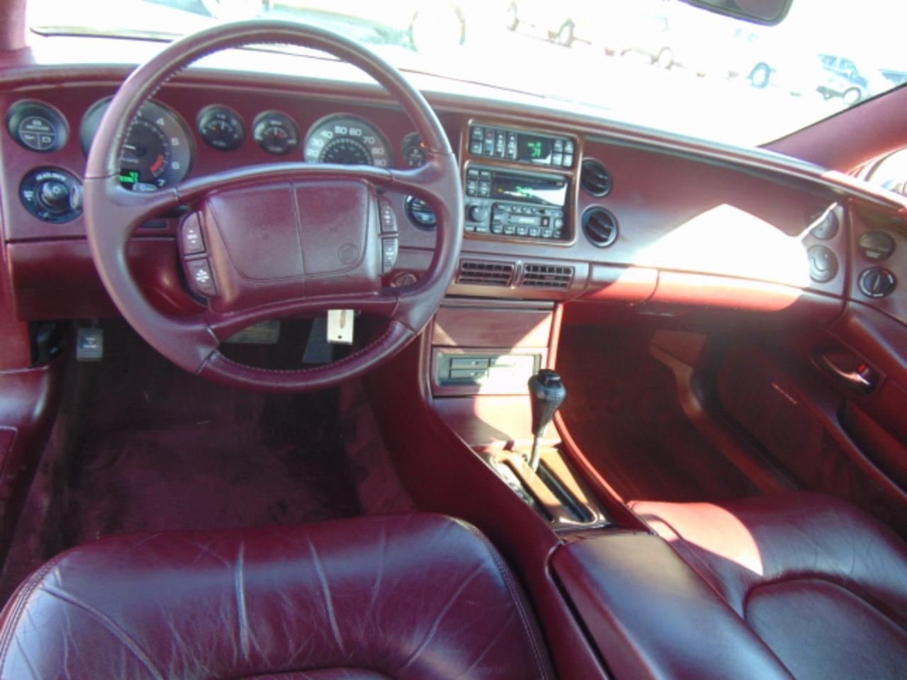 Buick Riviera Coupe 1996