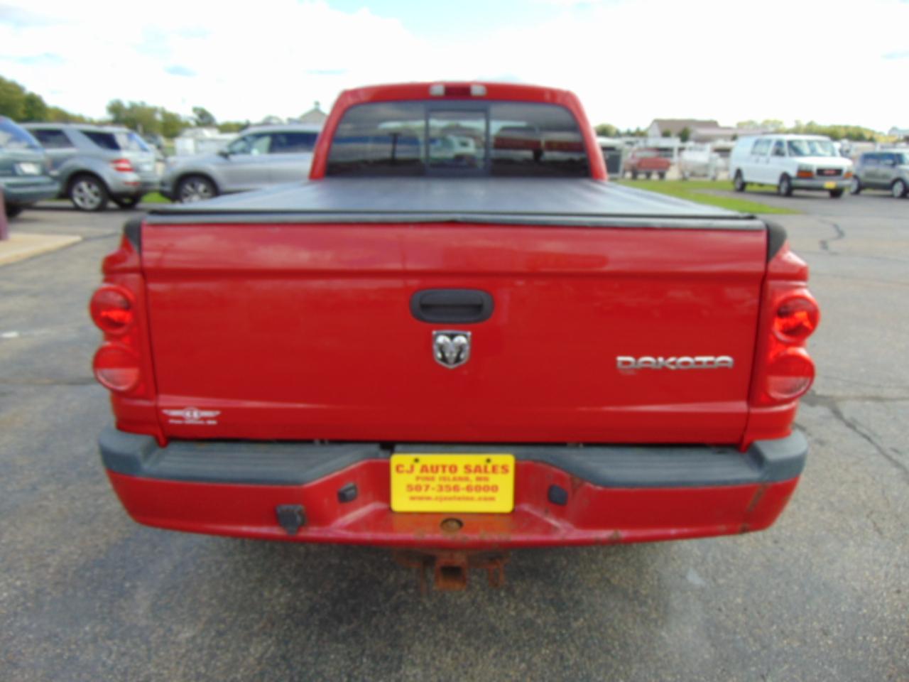 Dodge Dakota SXT Extended Cab 2WD 2011