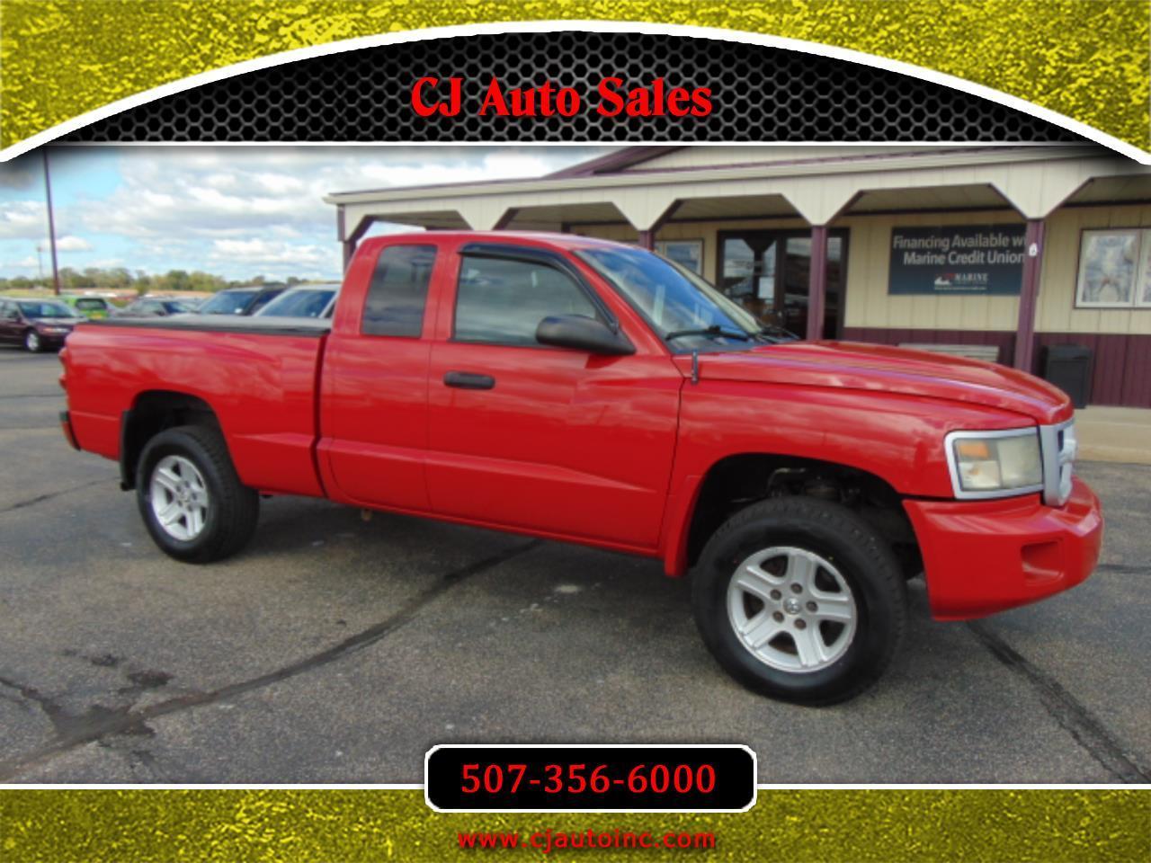 Dodge Dakota SXT Extended Cab 2WD 2011