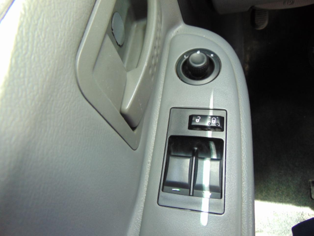 Dodge Dakota SXT Extended Cab 2WD 2011