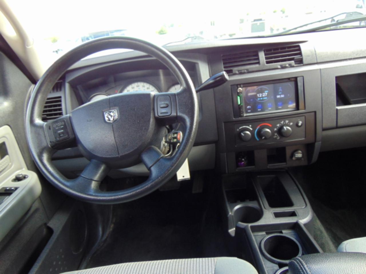 Dodge Dakota SXT Extended Cab 2WD 2011