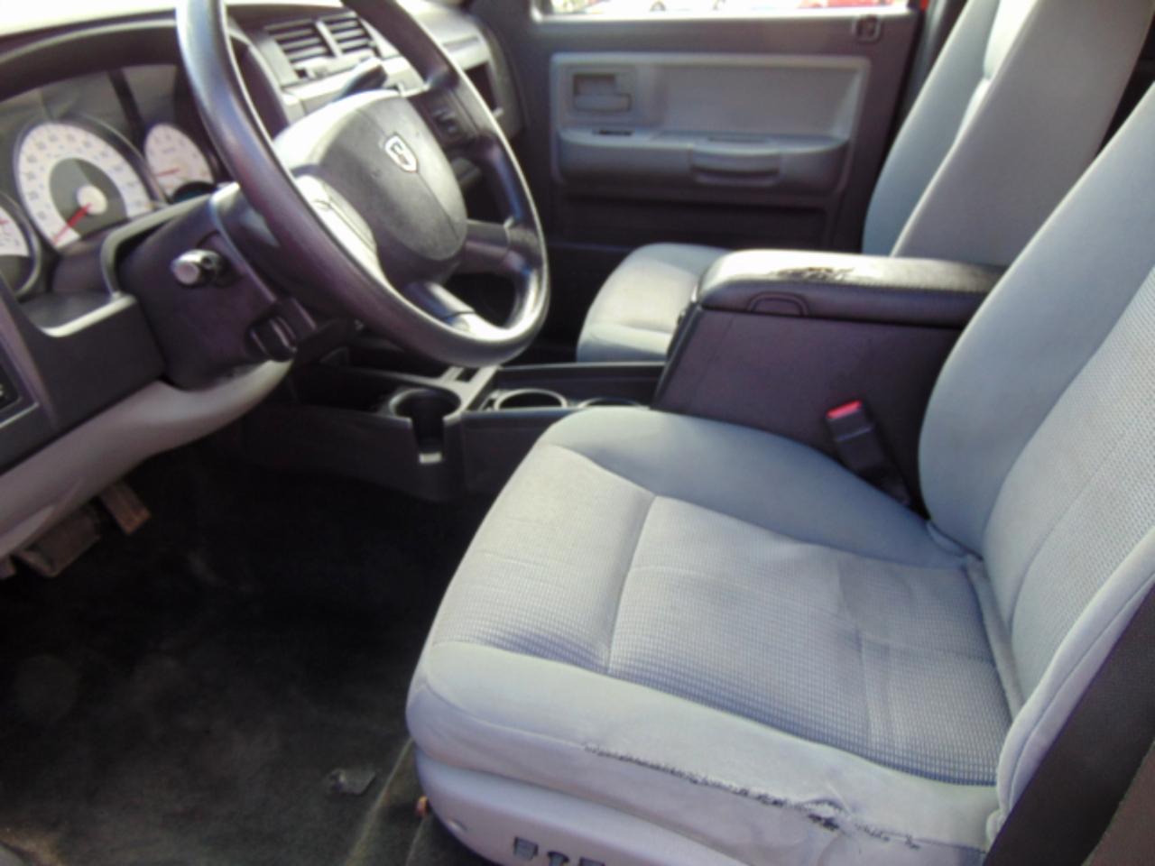 Dodge Dakota SXT Extended Cab 2WD 2011