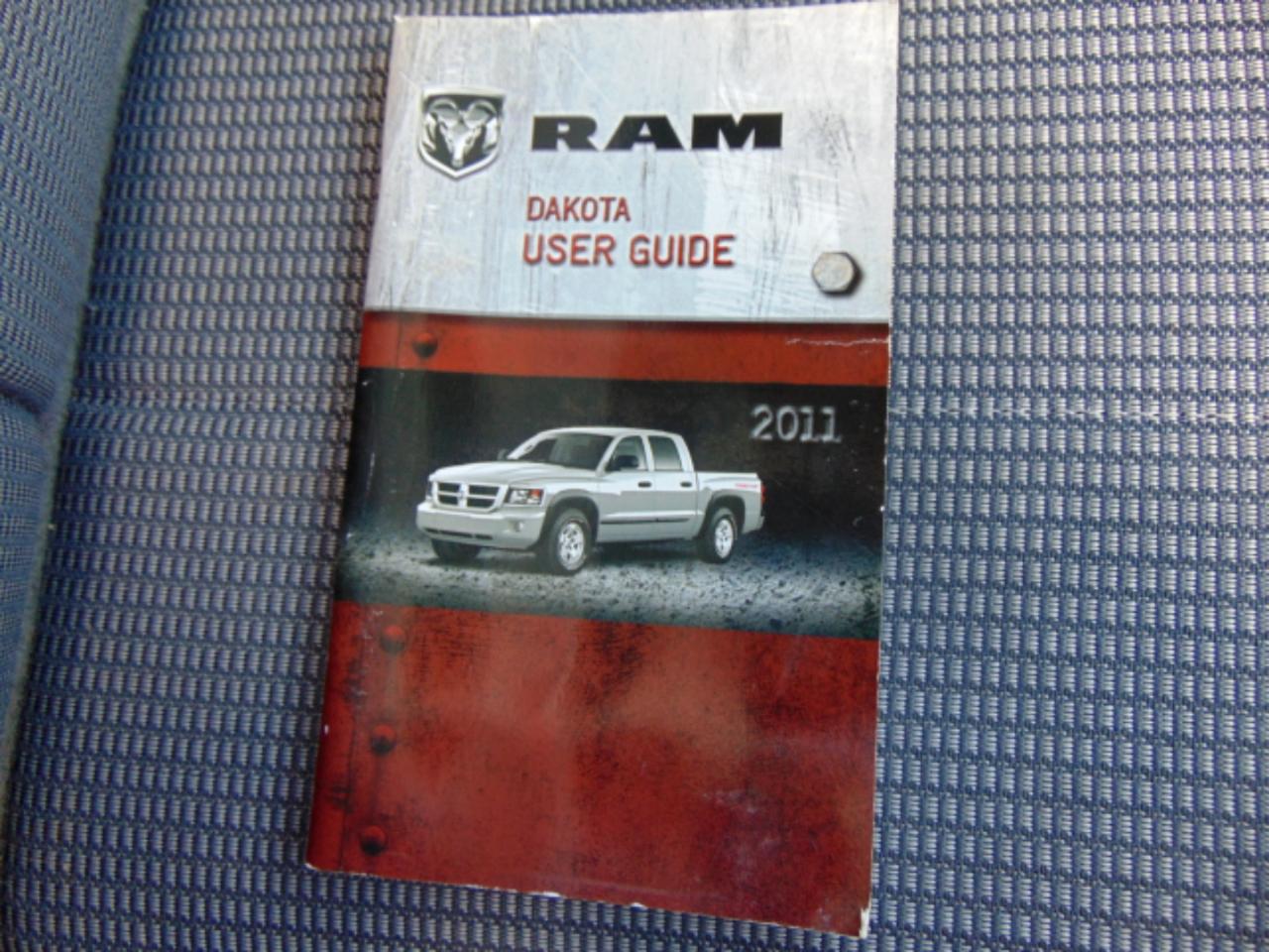 Dodge Dakota SXT Extended Cab 2WD 2011