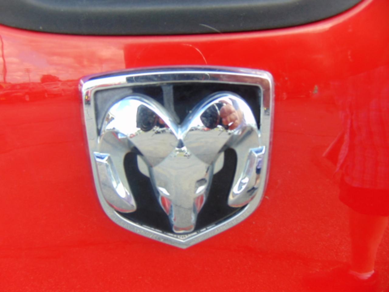 Dodge Dakota SXT Extended Cab 2WD 2011