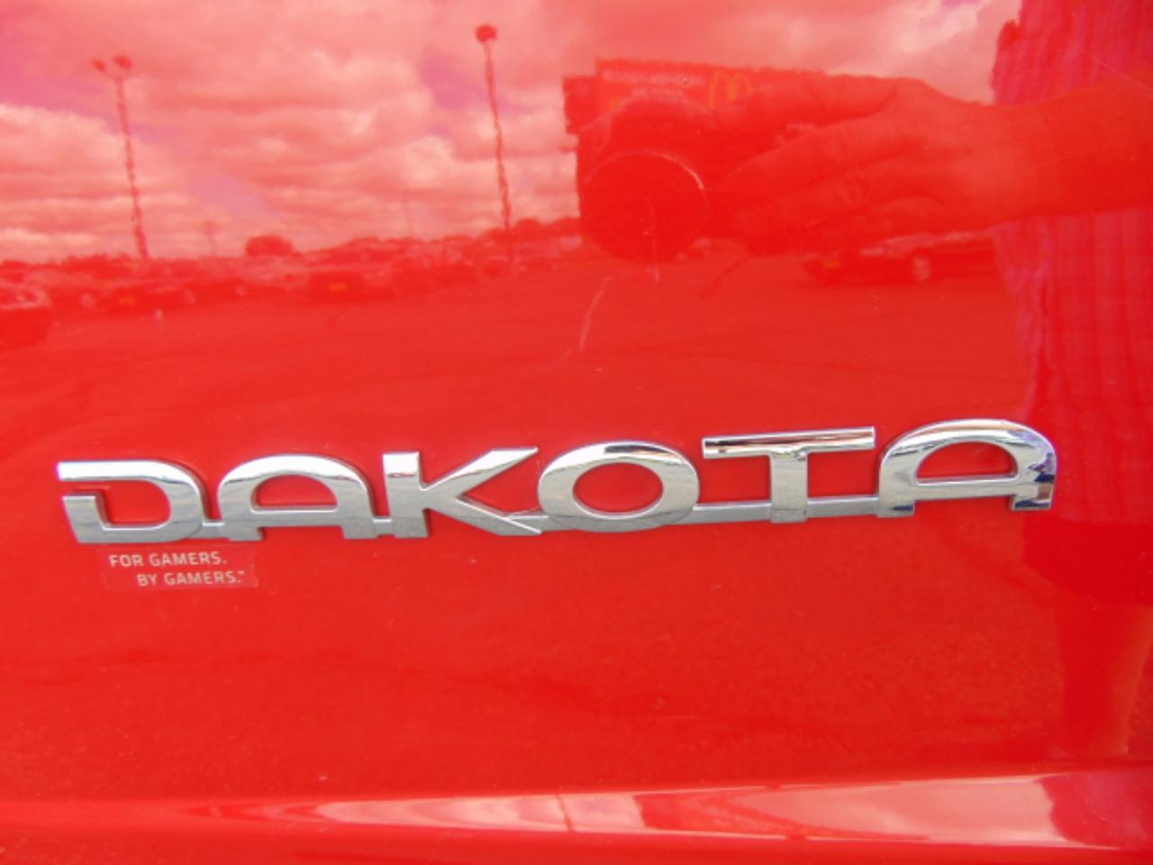 Dodge Dakota SXT Extended Cab 2WD 2011