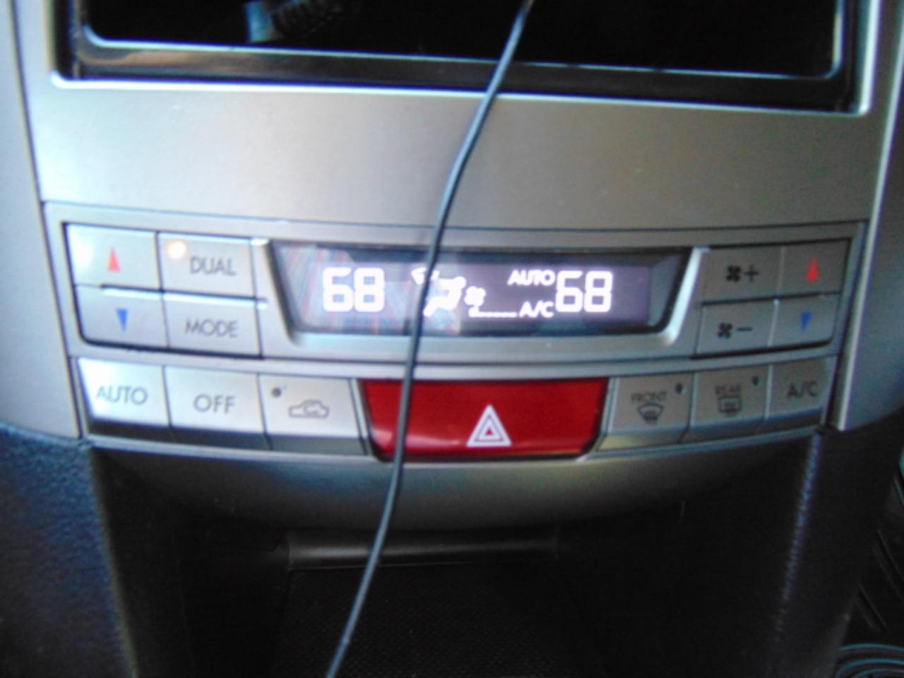 Subaru Outback 2.5i Limited 2012