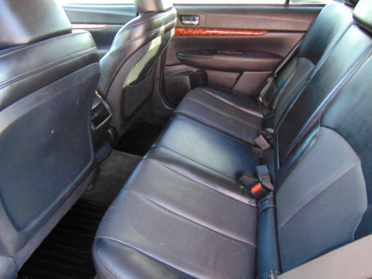 Subaru Outback 2.5i Limited 2012