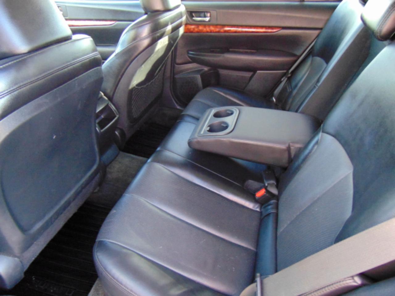 Subaru Outback 2.5i Limited 2012